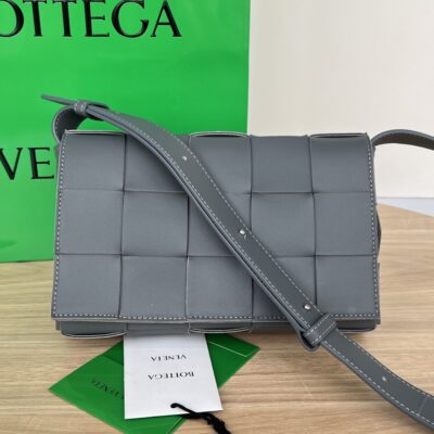Bottega Veneta Cassette Bag-23x15x6CM