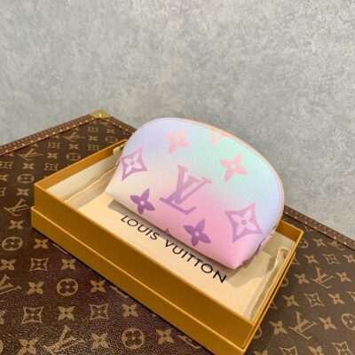Louis Vuitton Cosmetic Bag-19*12*6CM