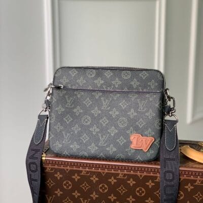 Louis Vuitton Messenger Bag-M46340-25*18*7CM